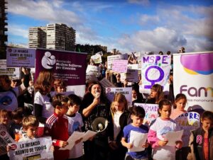 Les mares solteres avisen que la futura llei deixa desprotegides el 70% de les famílies monoparentals