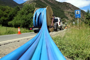 Bobina de fibra òptica a la carretera N-230 a l'Alt Pirineu