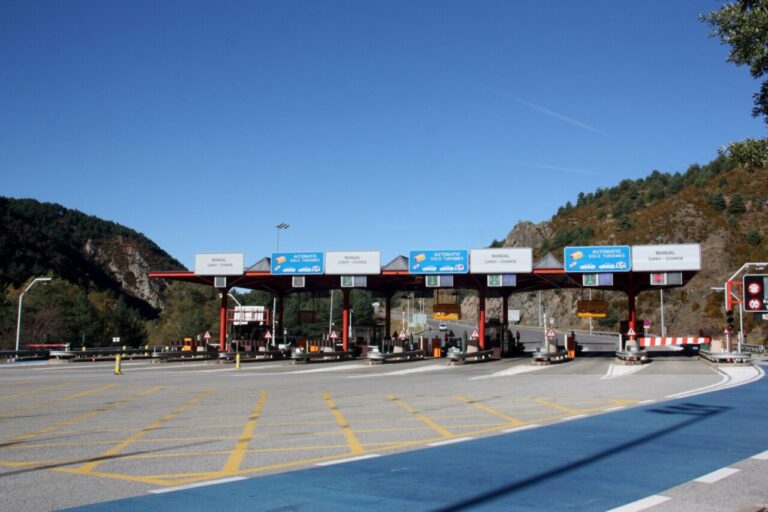 El Túnel del Cadí, que costa 14,16 euros per trajecte, és una sangonera