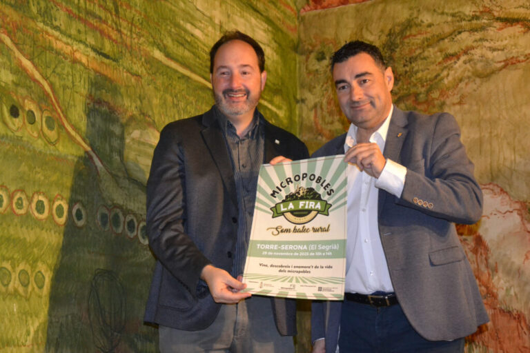 El president de l’Associació de Micropobles, Joan Solà, i el vicepresident de la Diputació, Agustí Jiménez.