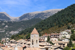 La població de Gósol té 215 habitants.