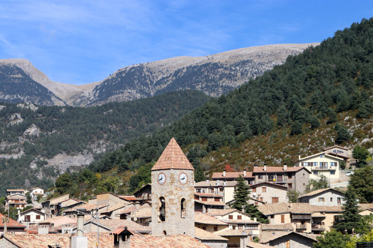 La població de Gósol té 215 habitants.