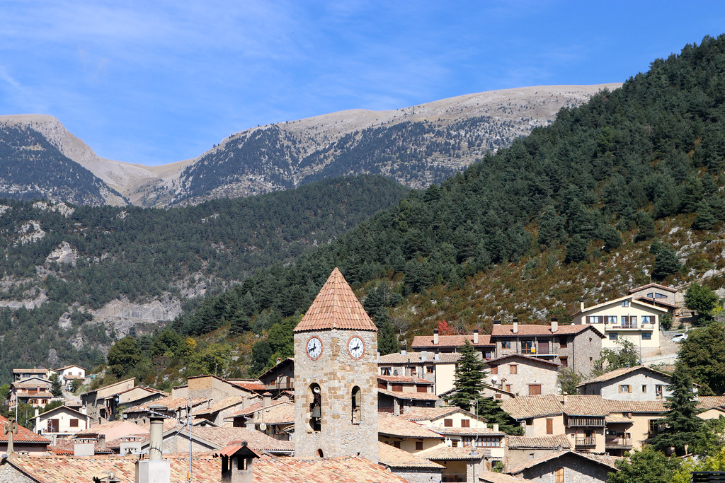 La població de Gósol té 215 habitants.