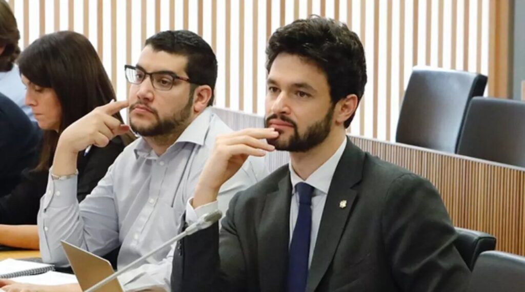 Pere Baró i Cerni Escalé en una reunió política a Andorra.