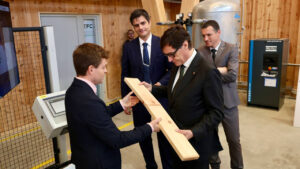 Salvador Illa, en las instal·lacions del nou Hub Forestal.