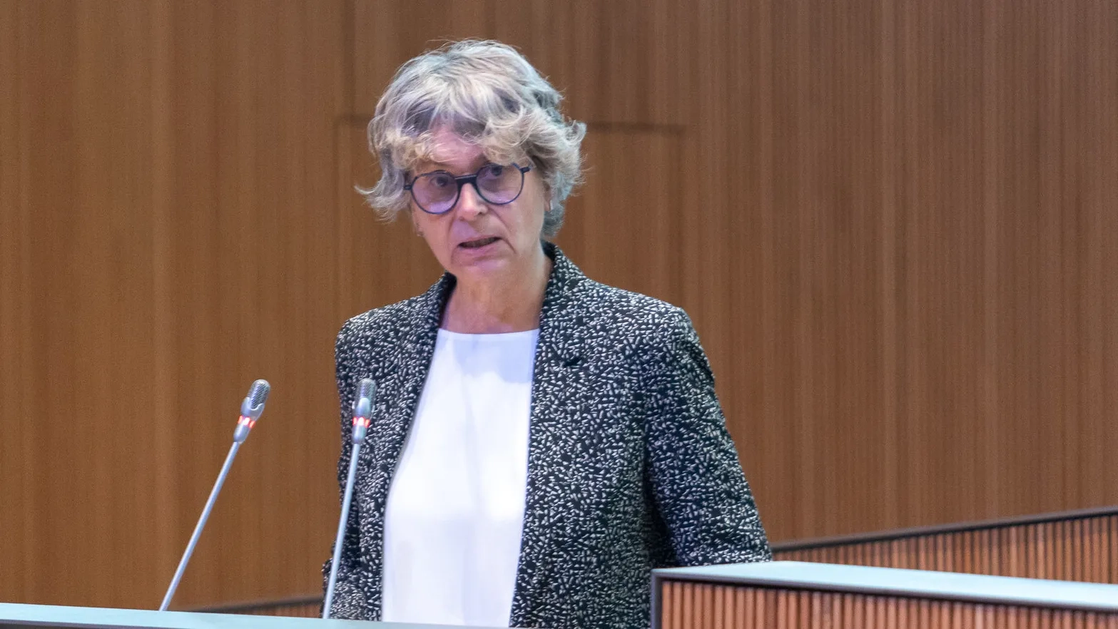 Susanna Vela sospita de les prejubilacions de funcionaris.