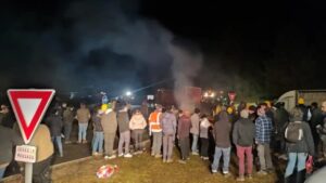 Les protestes dels ramaders s’estenen per les carreteres franceses