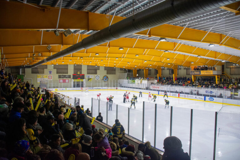 El pavelló ha estat desallotjat per acumulació de monòxid de carboni.