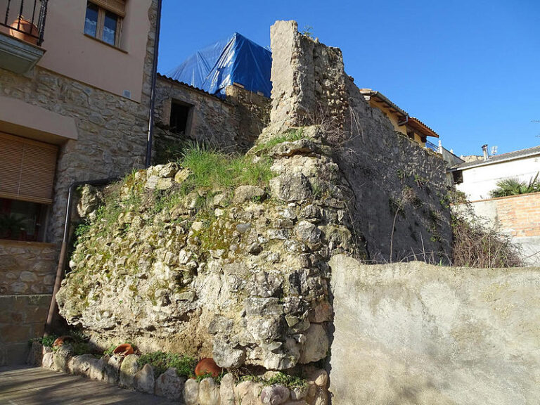 Restes de l’antic Castell de Peramola