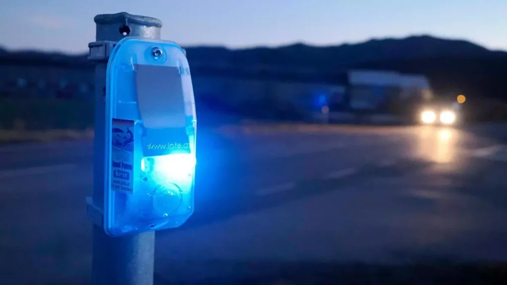 Les balisses emeten llums i sons per dissuadir els animals