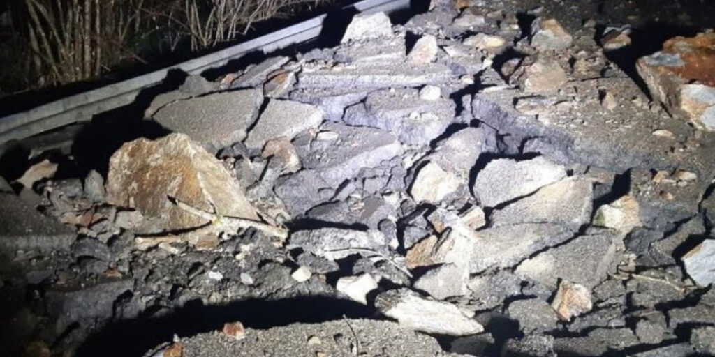 Desprendiment de roques a la carretera RN20 entre Andorra i França