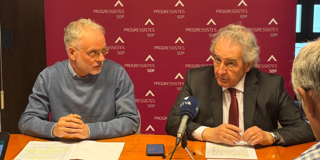 Josep Roig i Jaume Bartumeu, en la compareixença davant els mitjans de comunicació.
