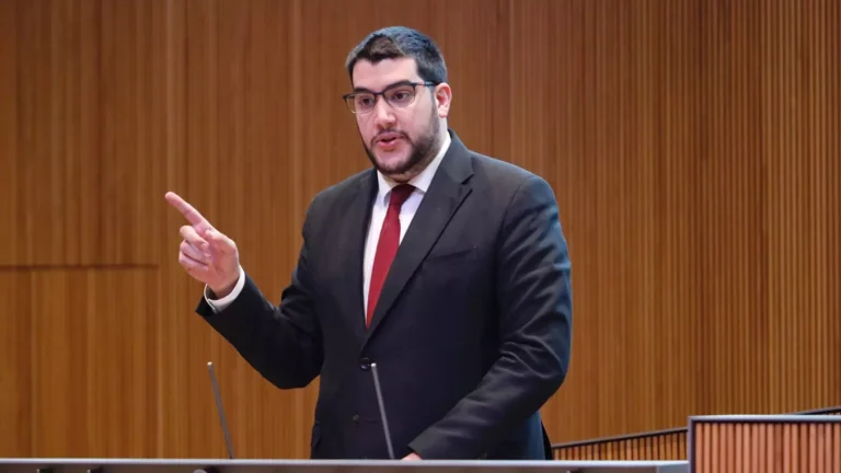 Pere Baró indaga sobre els crèdits tous per l’habitatge.