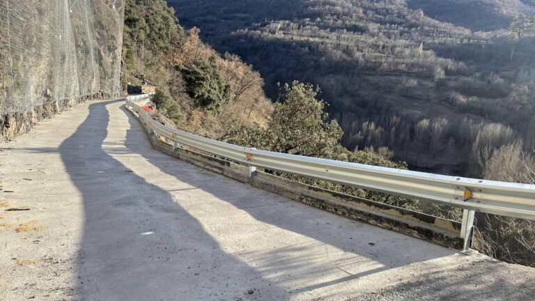 La carretera IPS-13 torna a estar transitable després de les obres de reparació.