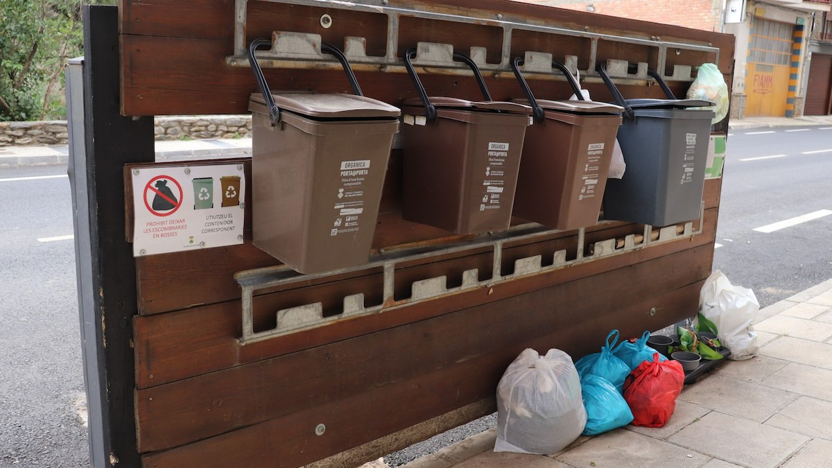 El sistema de recollida porta a porta comporta un canvi d’hàbits