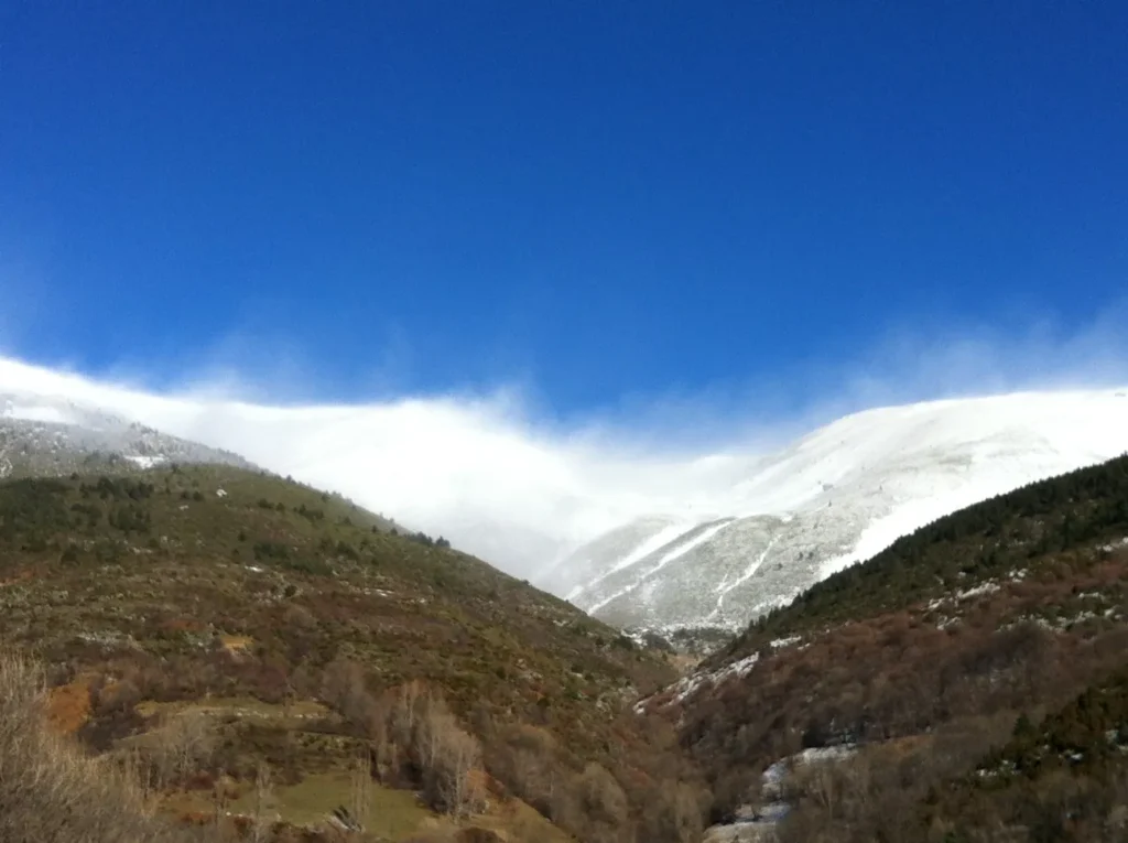 La combinació de fort vent i neu és molt perillosa
