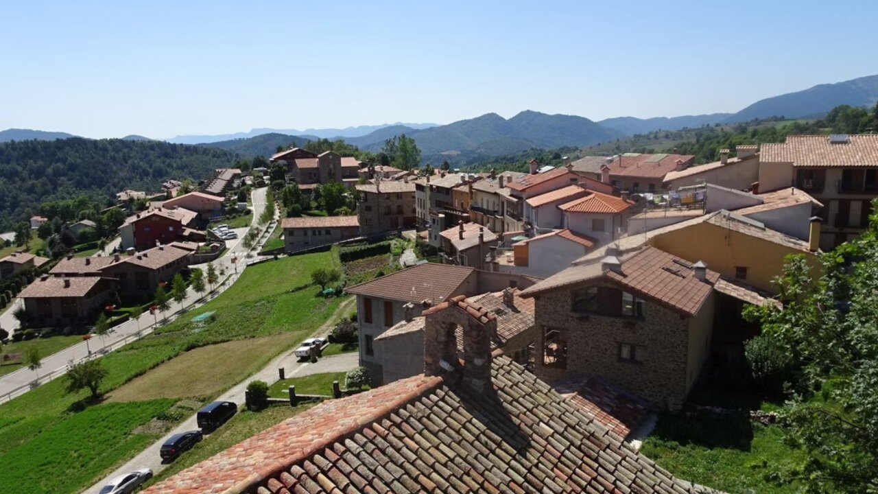 Vista panoràmica del poble de Molló