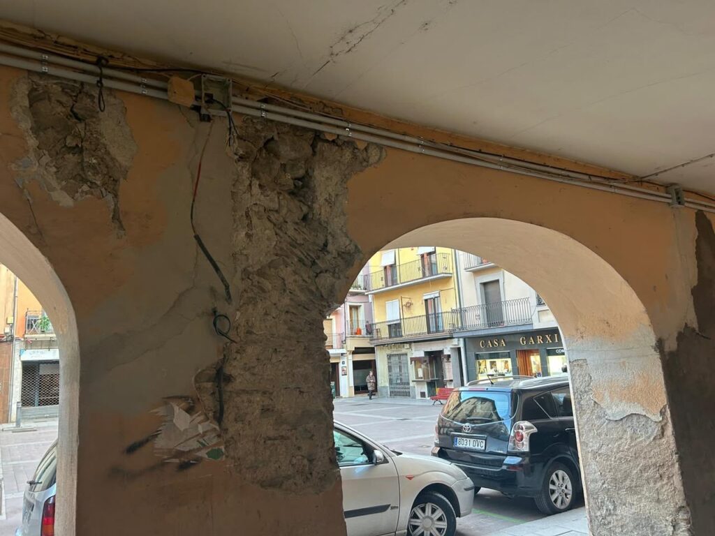 Els porxos s’han anat deteriorant amb el pas del temps.