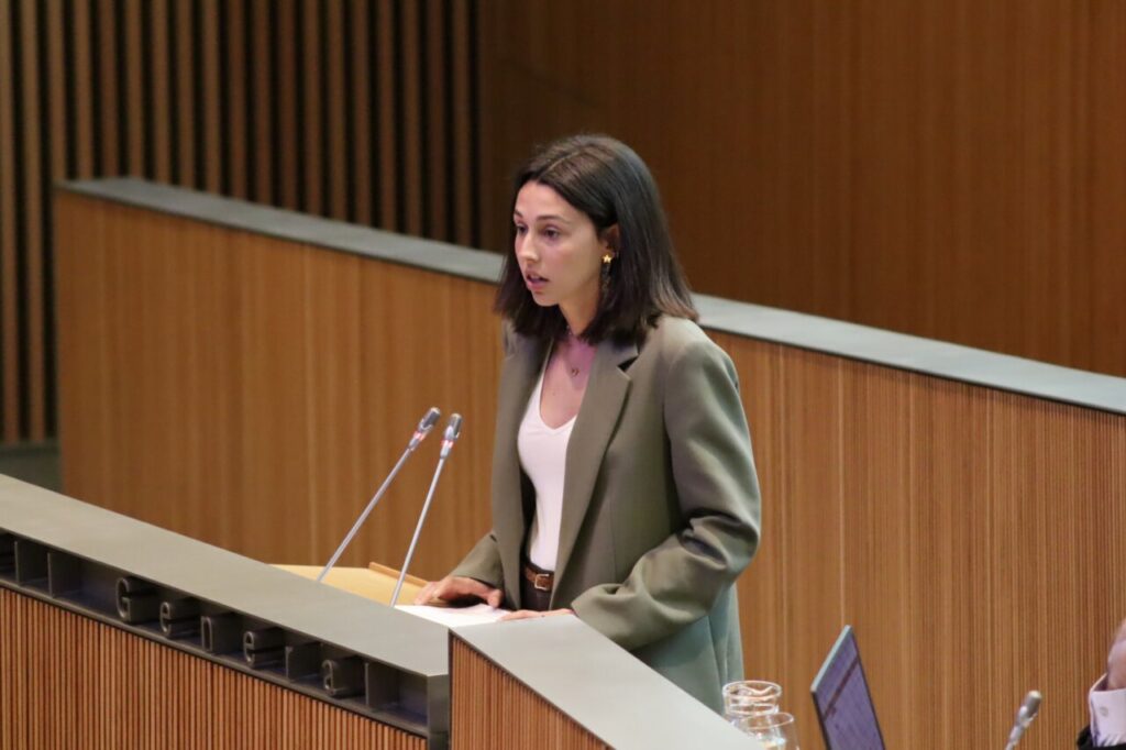 La consellera general Laia Moliné s’interessa pel projecte de la Caubella.