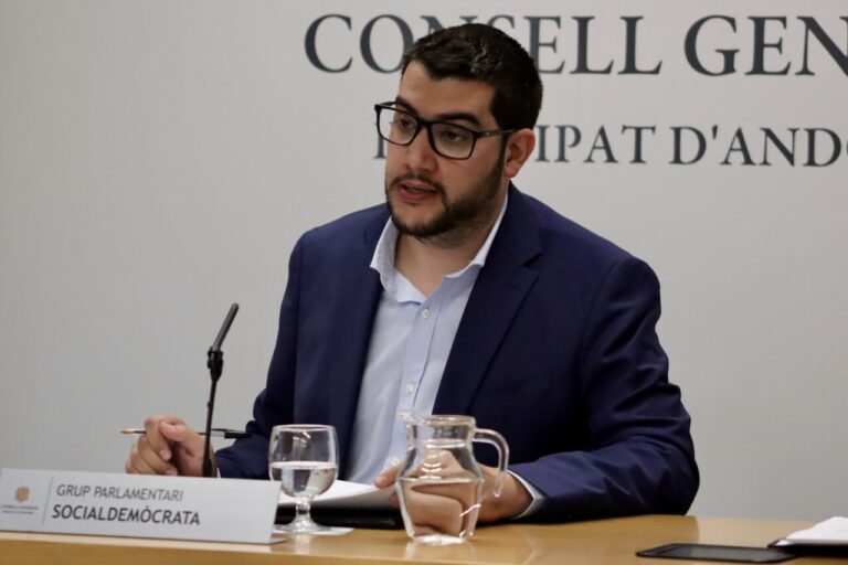 Pere Baró reclama transparència al Govern.