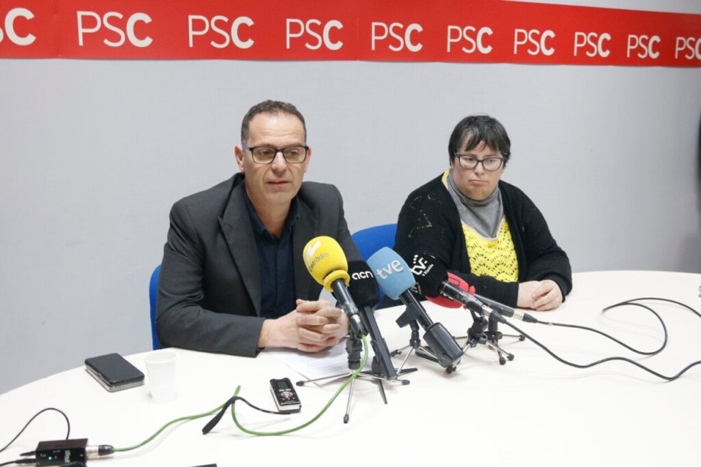 Enric Pérez i Ana Avilés van dimitir de regidors del PSC a Ripoll.