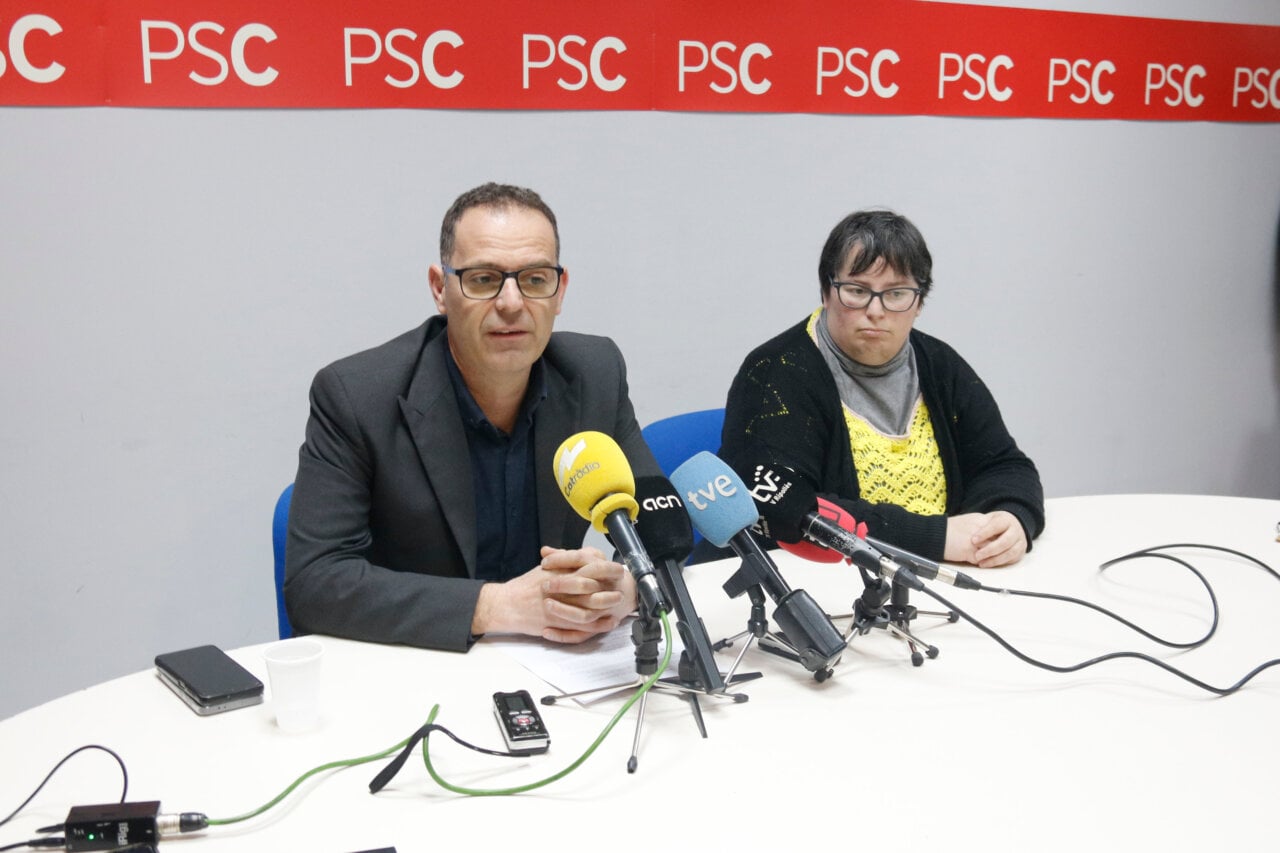 Enric Pérez i Ana Avilés van dimitir de regidors del PSC a Ripoll.