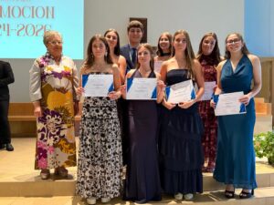 Els vuit estudiants premiats