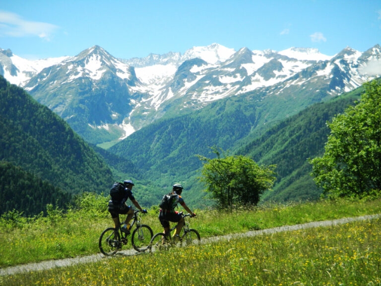 Una de les propostes és la travessa dels Pirineus en bicicleta