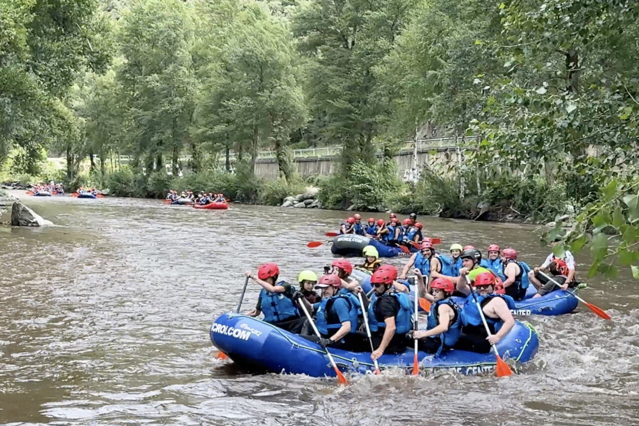 Activitats d’aventura com el ràfting reforcen l’atractiu turístic del Pirineu durant la temporada d’estiu (Marta Lluvich, ACN)