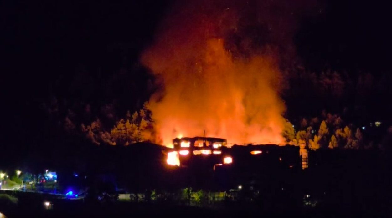 Imatge de l'incendi a la Querola d'Ordino. / Diari d'Andorra.