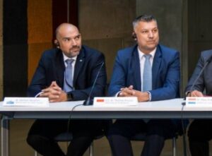 A l'esquerra, Michele Muratori, polític sanmarinès i membre de Libera San Marino; a la dreta, Thomas Brezzo, president del Consell Nacional (el parlament) de Mònaco. / @ConsellGeneral.