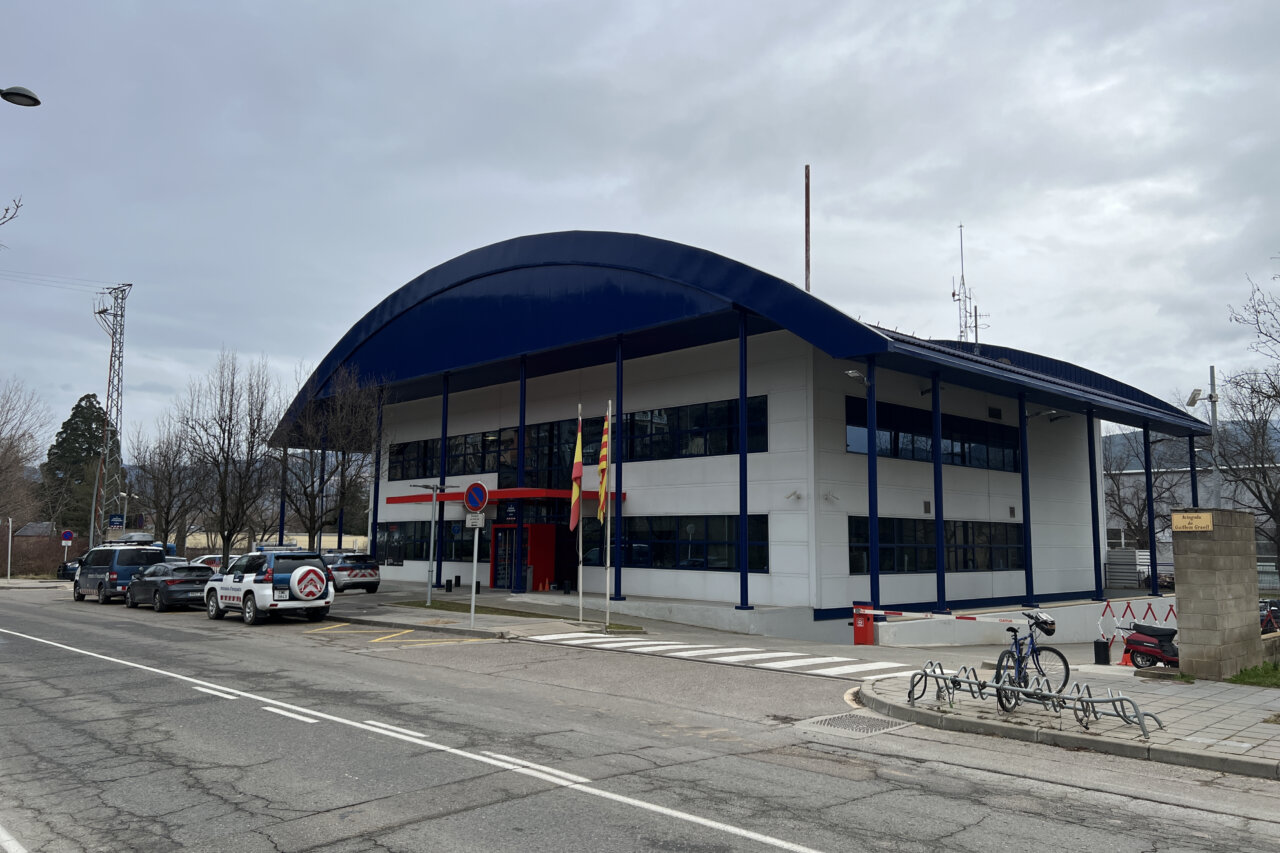Comissaria dels Mossos d'Esquadra a la Seu d'Urgell, on es van presentar les primeres cinc denúncies. / A. Lijarcio (ACN)