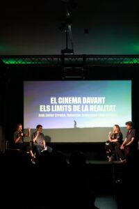 Xerrada de dissabte 'El cinema davant els límits de la realitat', amb Javier Urrutia, Sebastián Grinschpun i Blanca Pujals, amb la directora del festival, Ivana Miño. / Sandra González (Tabaca Film Fest).