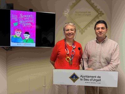 L'alcalde de la Seu d'Urgell, Joan Barrera, i la regidora de Gent Gran, Paqui Gómez a la presentació de la festa setmanal. / Ajuntament de la Seu d'Urgell.