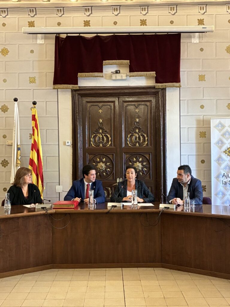 La consellera Alícia Romero ha inaugurat oficialment la Fira de Sant Ermengol