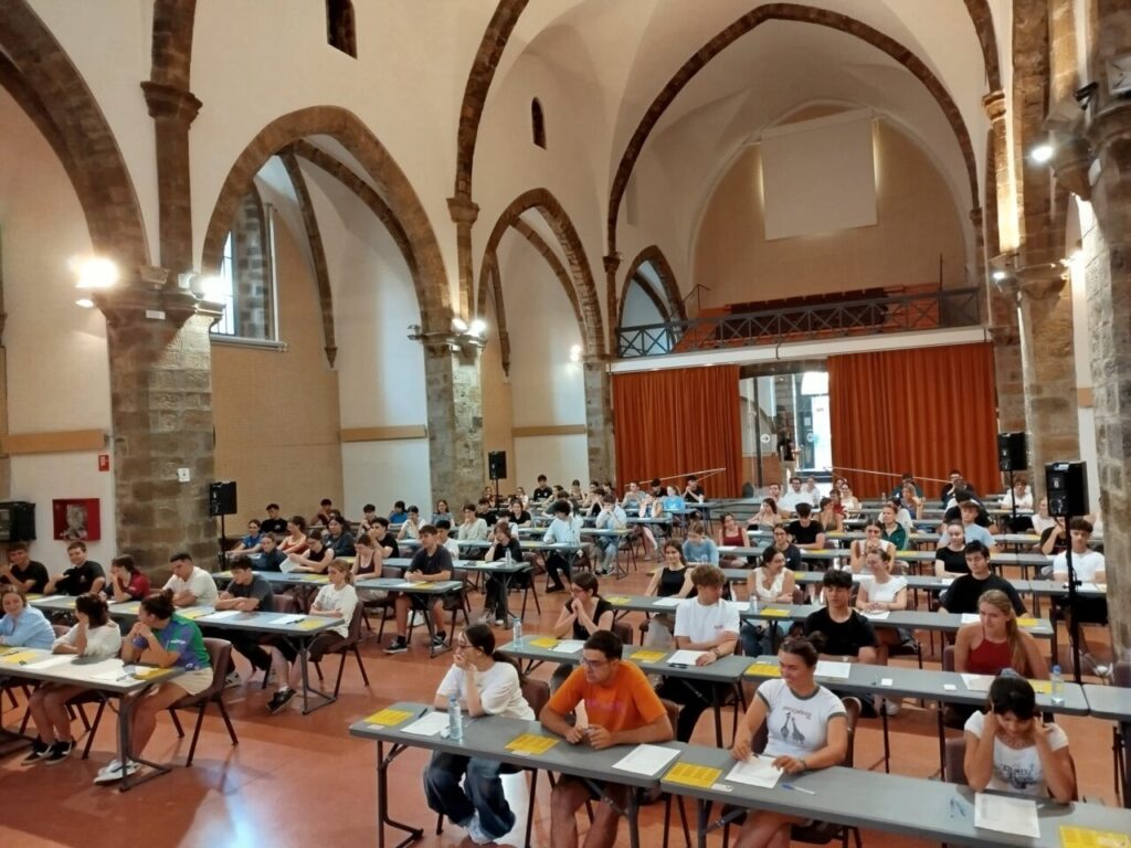 Els alumnes de Cerdanya, Alt Urgell i Andorra realitzen la selectivitat a la Seu d'Urgell. / Ajuntament de la Seu d'Urgell.